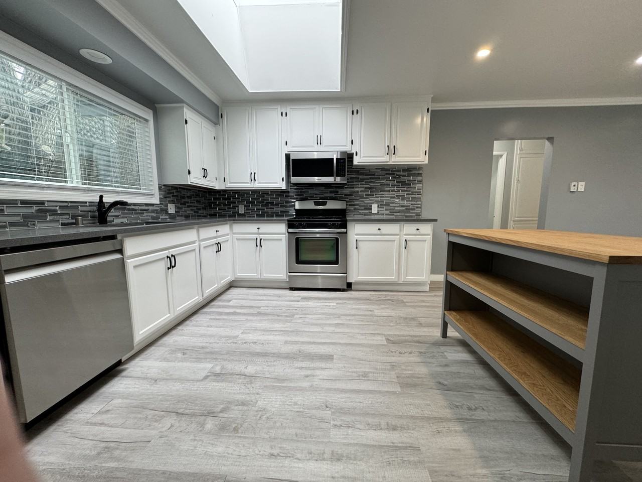 457 Seaward Road ###B - Photo 7 of 23