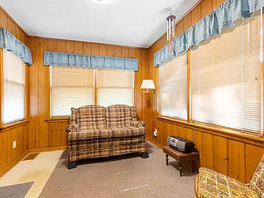 4627 Newburg Rd - Photo 2 of 9