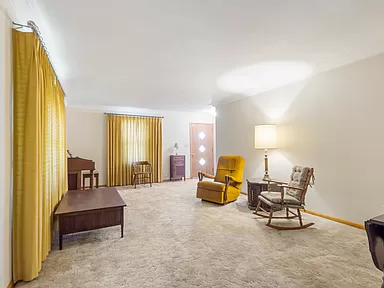 4627 Newburg Rd - Photo 3 of 9