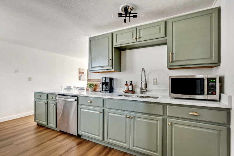 3994 Lynward Rd - Photo 2 of 28