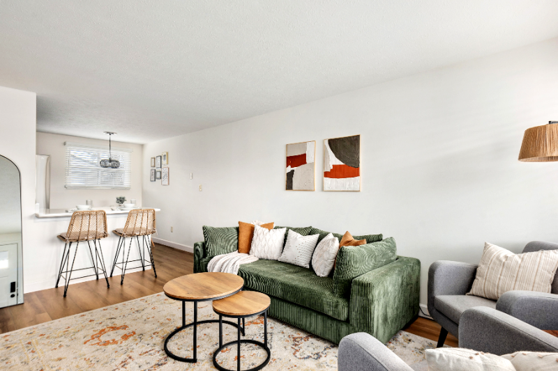 3994 Lynward Rd - Photo 3 of 28