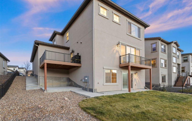 2179 S Poppy St - Photo 2 of 25