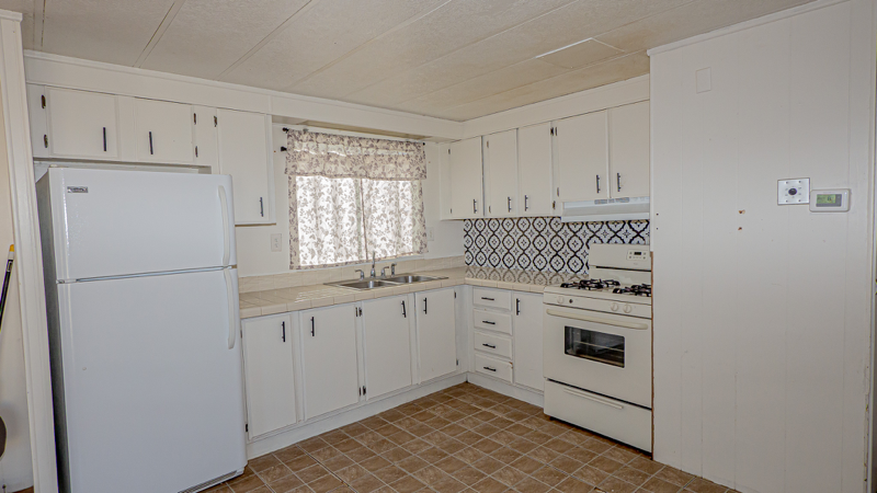 2082 S Nelson Dr - Photo 3 of 16