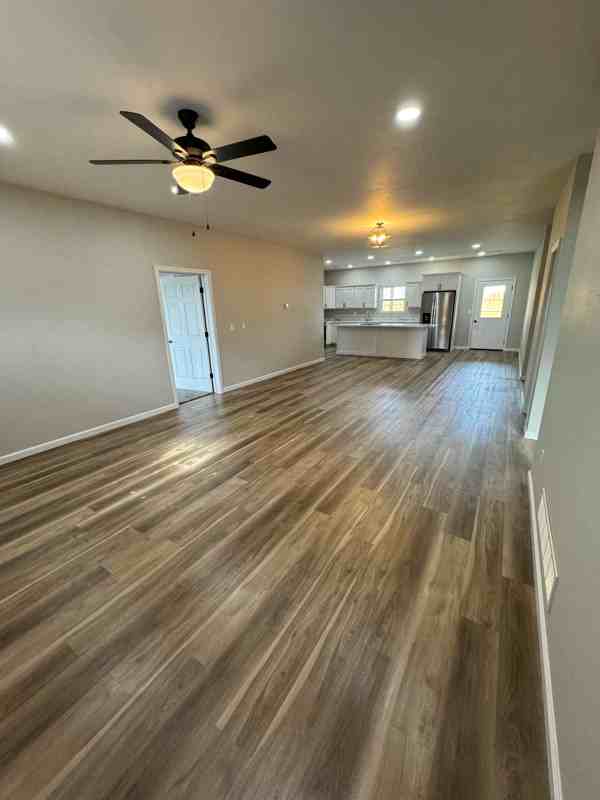 706 W West St - Photo 3 of 17