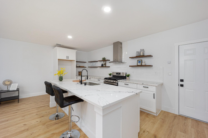 1537 Hobson Ave ##B - Photo 2 of 16