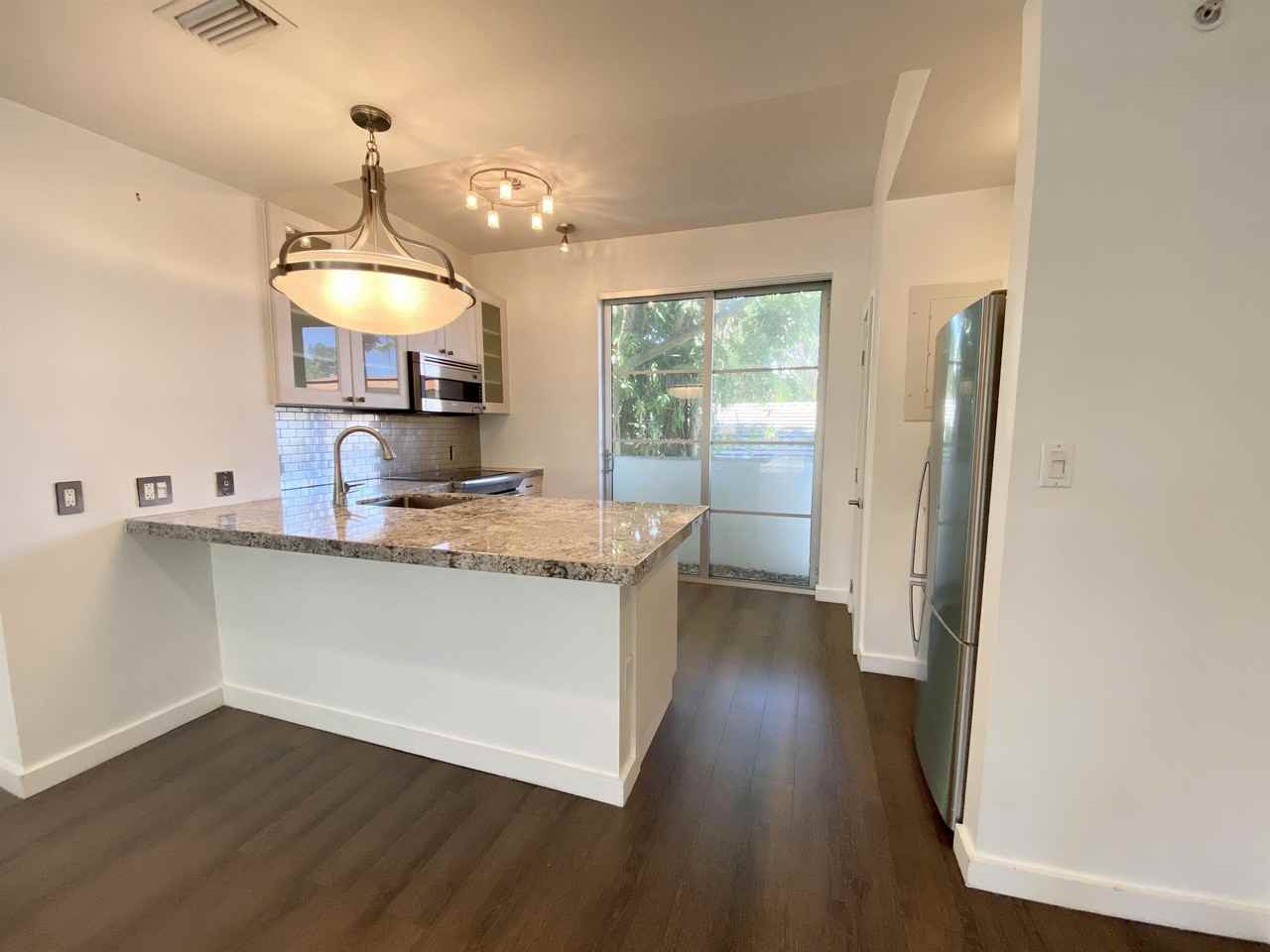 1600 Michigan Ave #8 - Photo 4 of 17