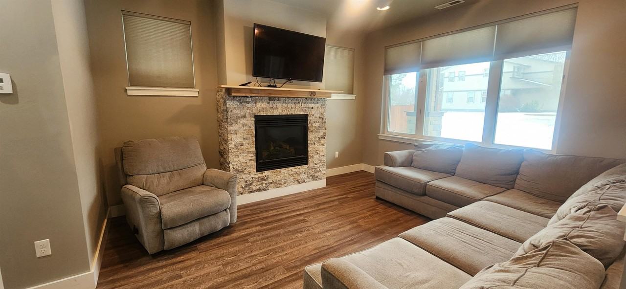 2633 Park Creek Ave #1 - Photo 5 of 22