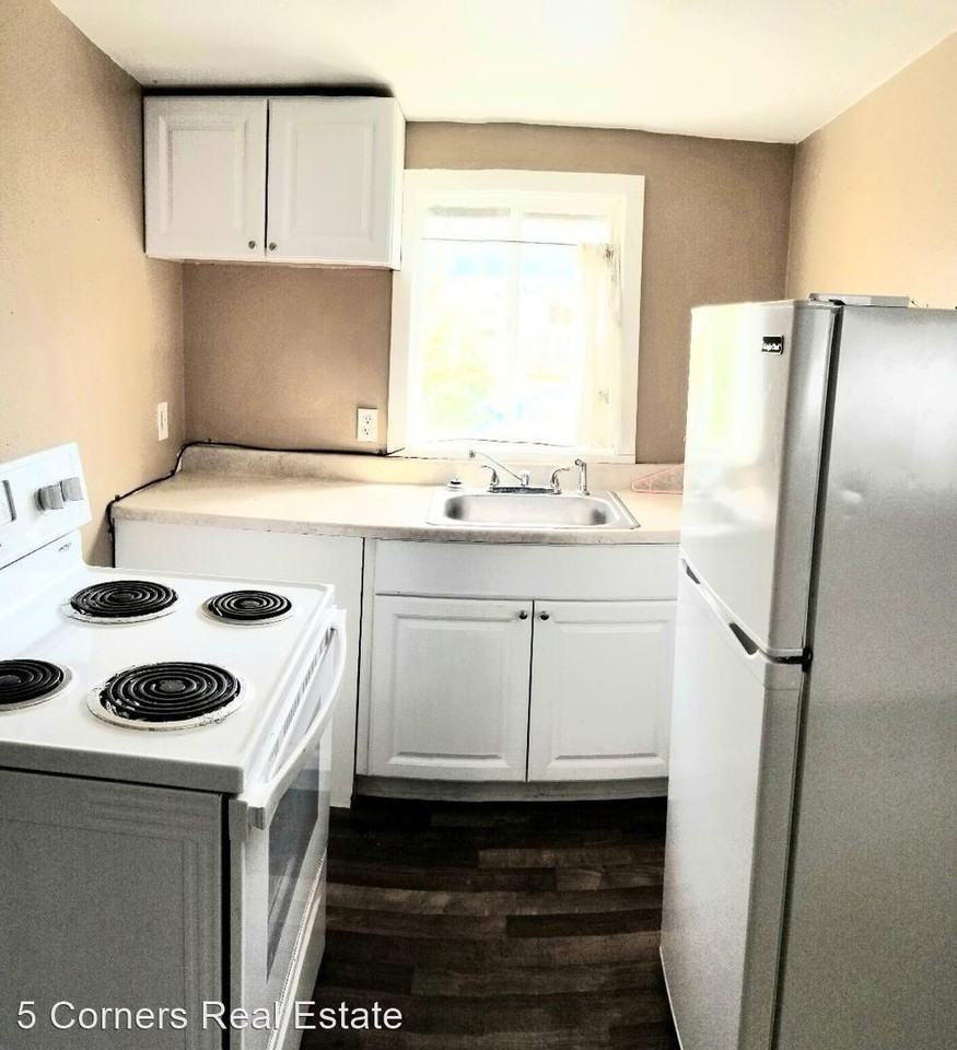 202 Alder Ave - Photo 2 of 9