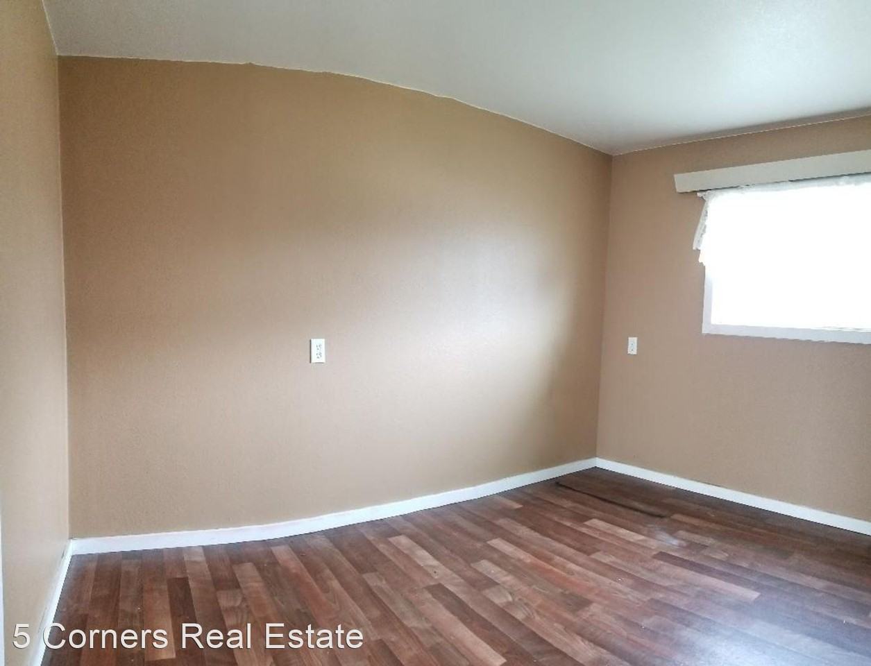 202 Alder Ave - Photo 3 of 9