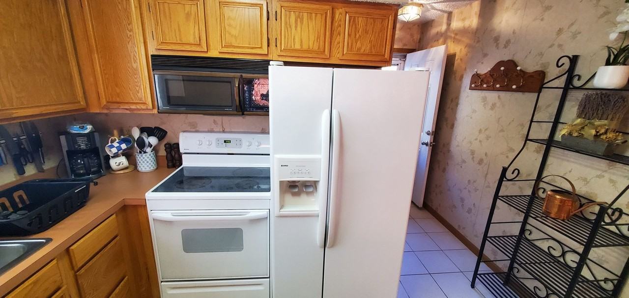 2 bedroom lakeview condo in Lake Ozark for rent - Photo 4 of 17