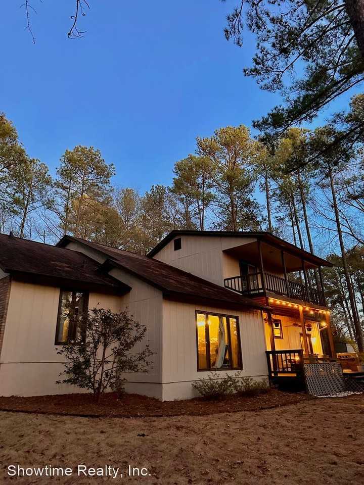 21 Old Sandfort Rd - Photo 3 of 20