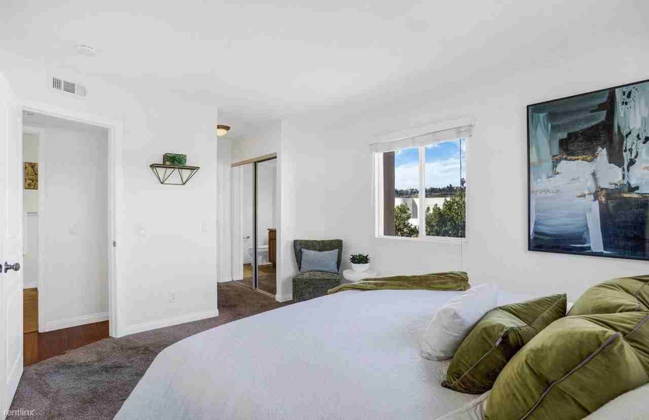 184 Chambers St - Photo 2 of 13