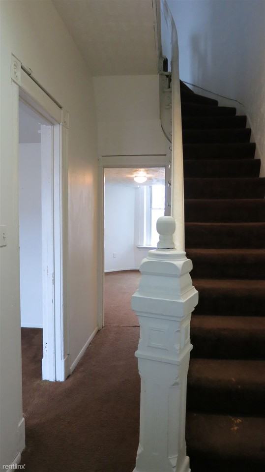 220 Rhode Island Ave - Photo 2 of 30