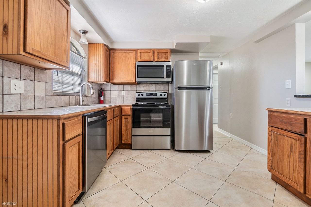 4846 Zodiac Ave - Photo 2 of 20