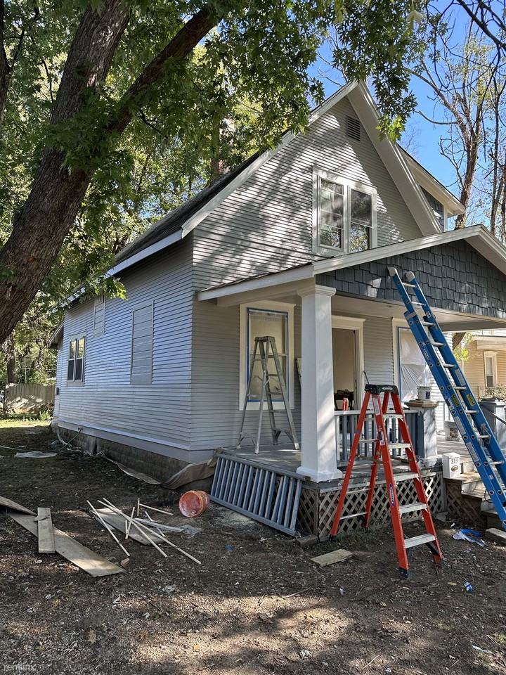 319 E 4th St - Photo 2 of 16