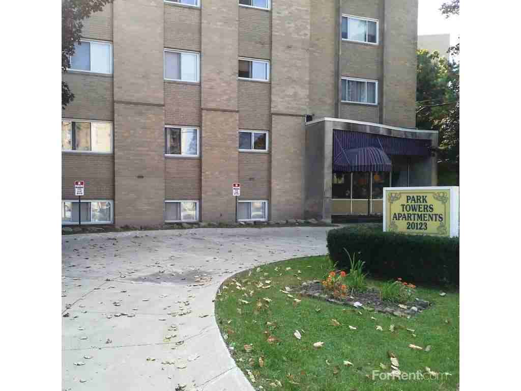 Park Towers - Photo 3 of 14