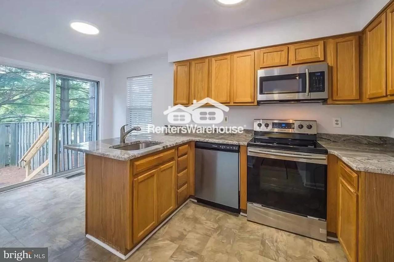 1022 Westlake Dr - Photo 3 of 21