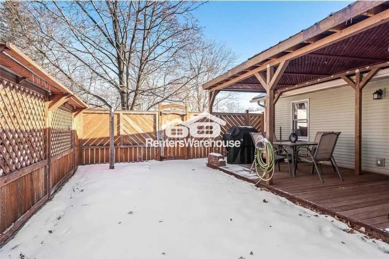 2224 4th Ave - Photo 3 of 16