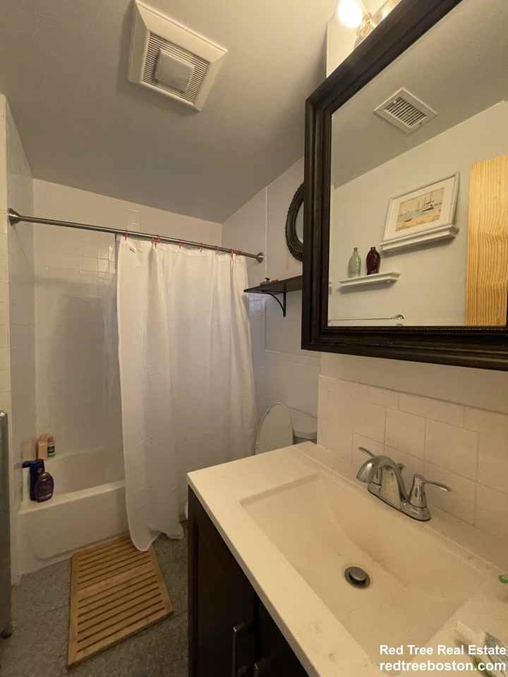 12 Logan St - Photo 4 of 19