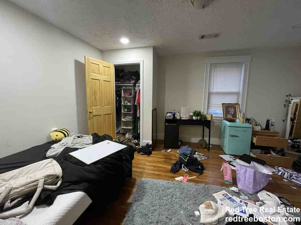 12 Logan St - Photo 7 of 19