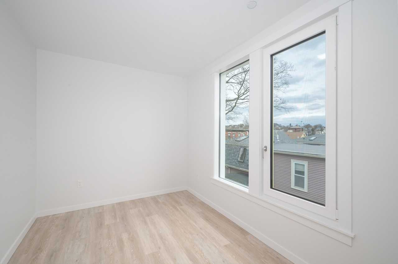 205 Beacon St #301 - Photo 7 of 31