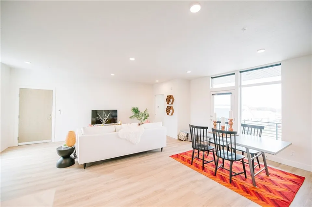 189 S 200 W #201 - Photo 3 of 48