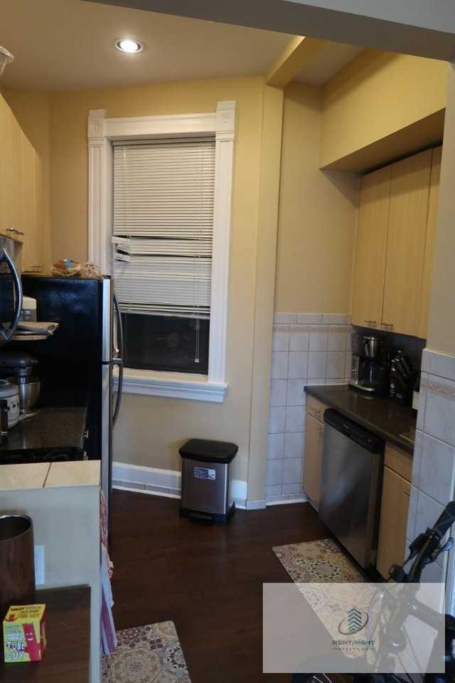 1547 W Blackhawk St #3C - Photo 4 of 19