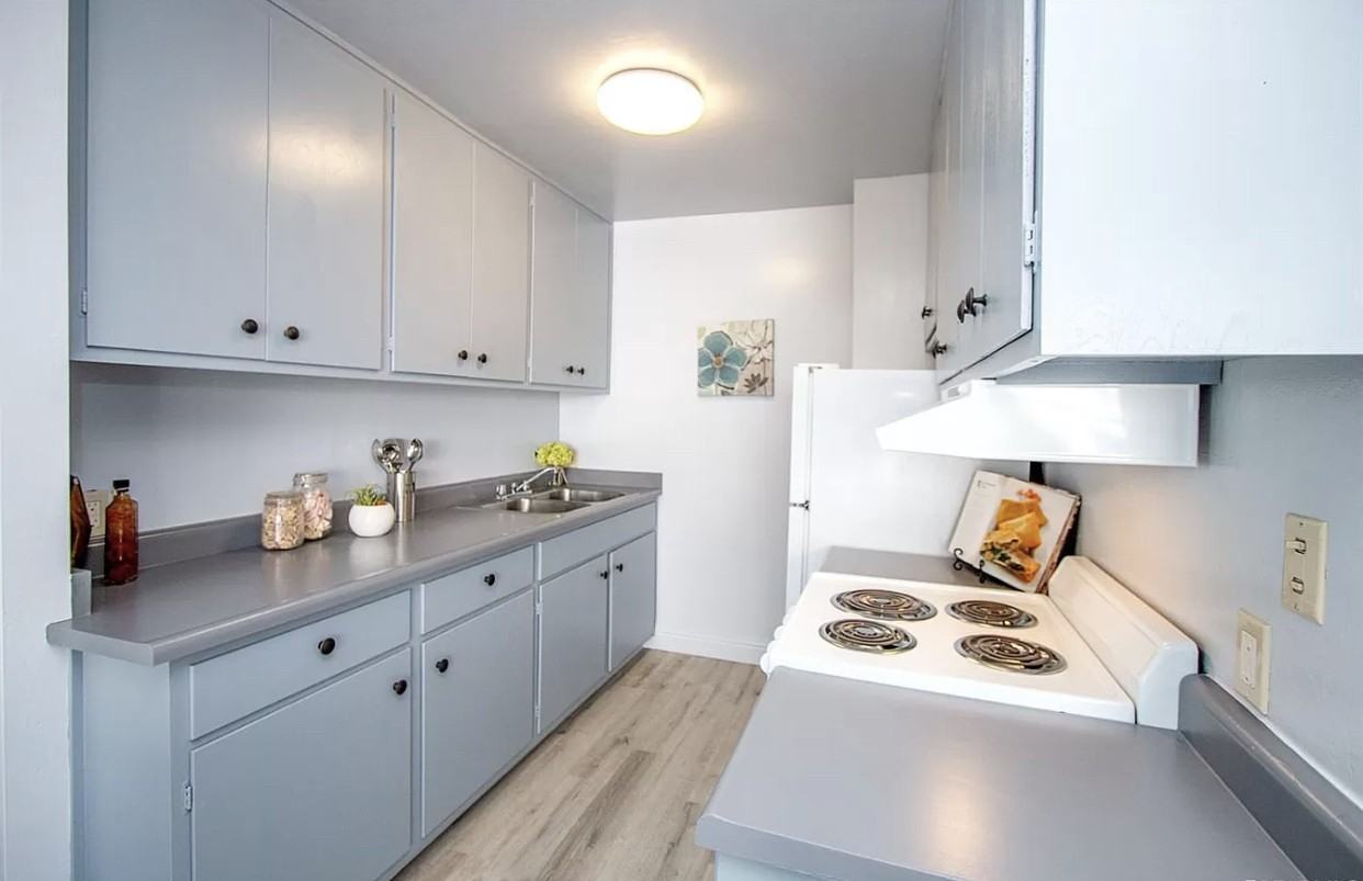 1465 Laguna St #2 - Photo 2 of 17