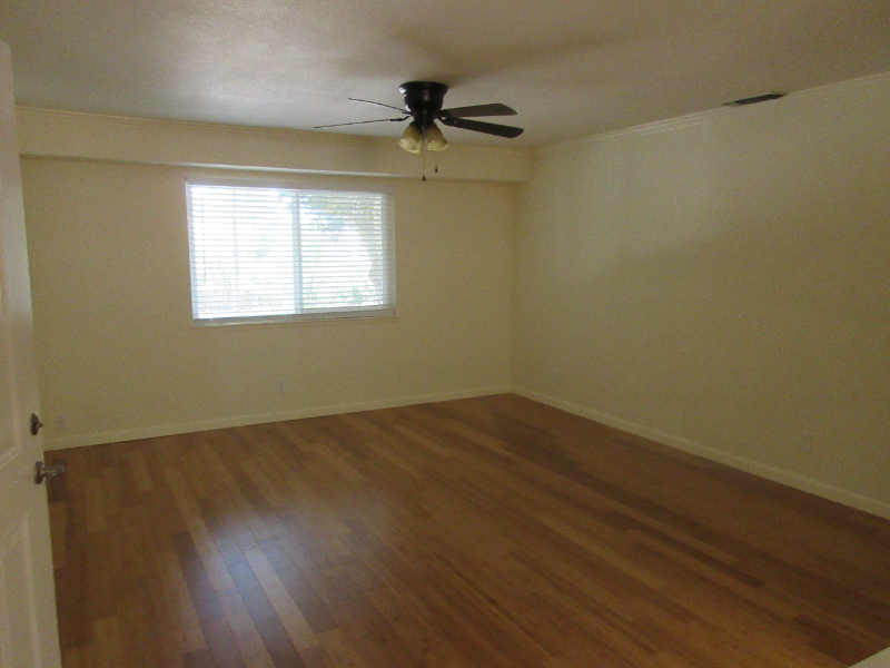 2200 15th St #2 - Photo 3 of 10