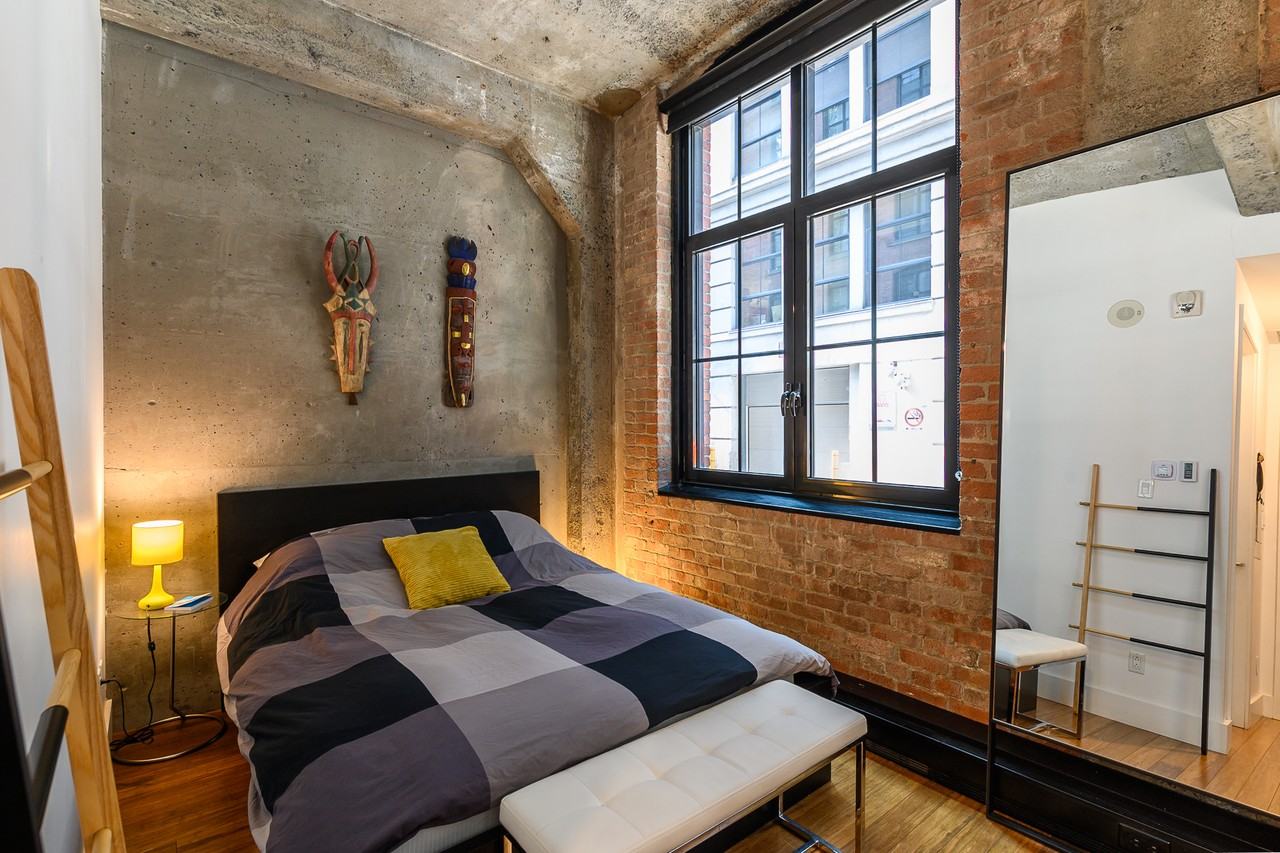 1070 Rue de Bleury #202