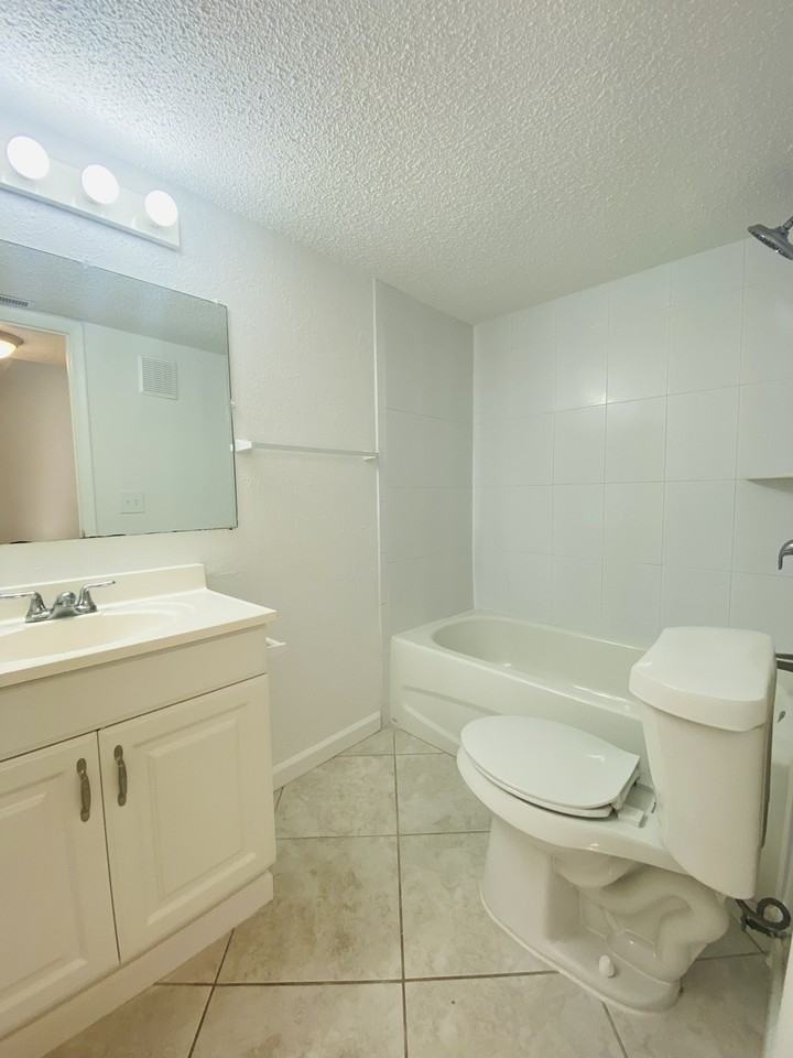 633 North Keene Road #C - Photo 3 of 13