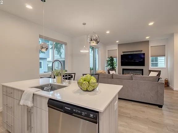 5912 NE 56th Cir - Photo 2 of 9