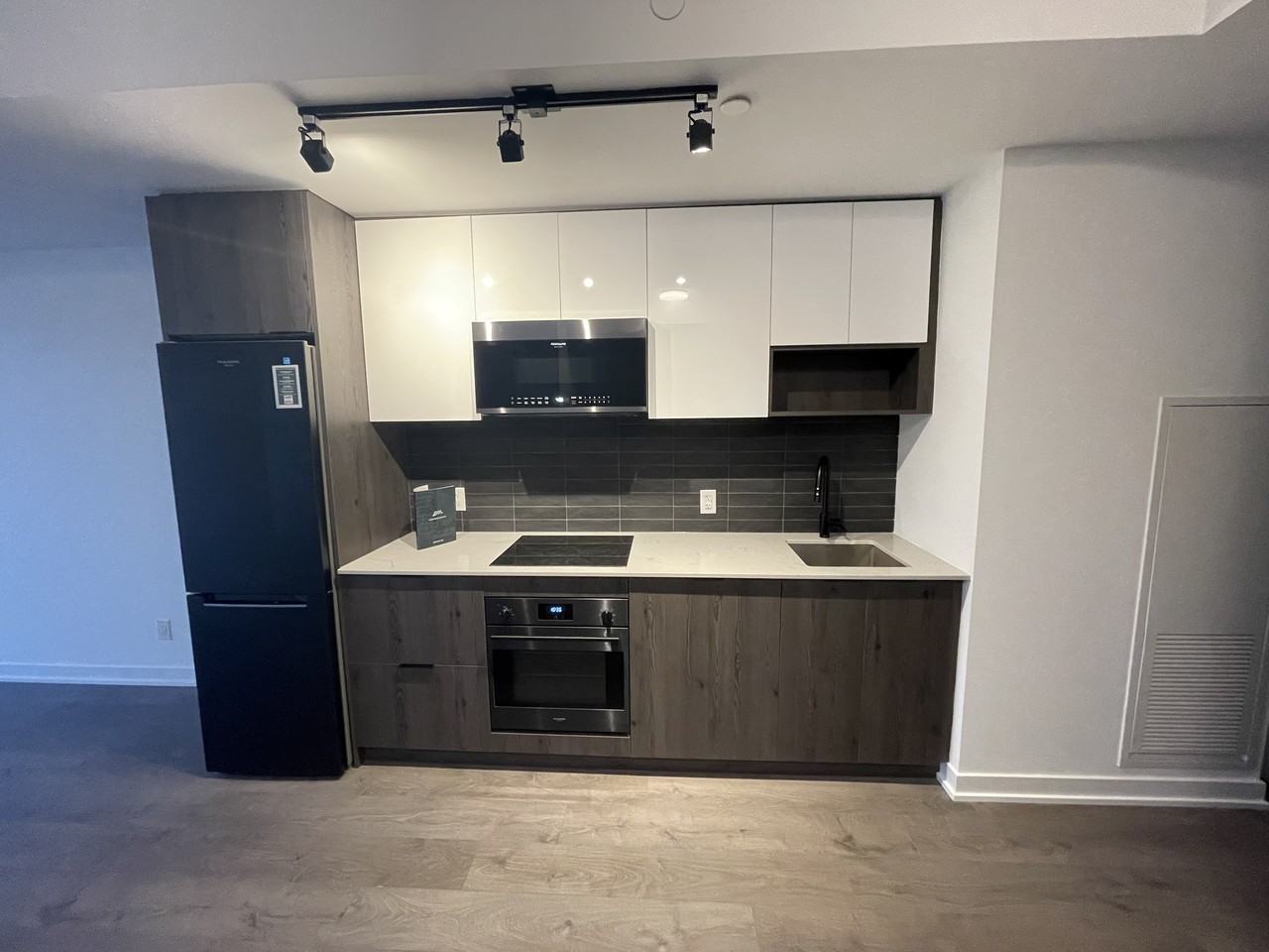 5 Defries Street #711 - Photo 2 of 10