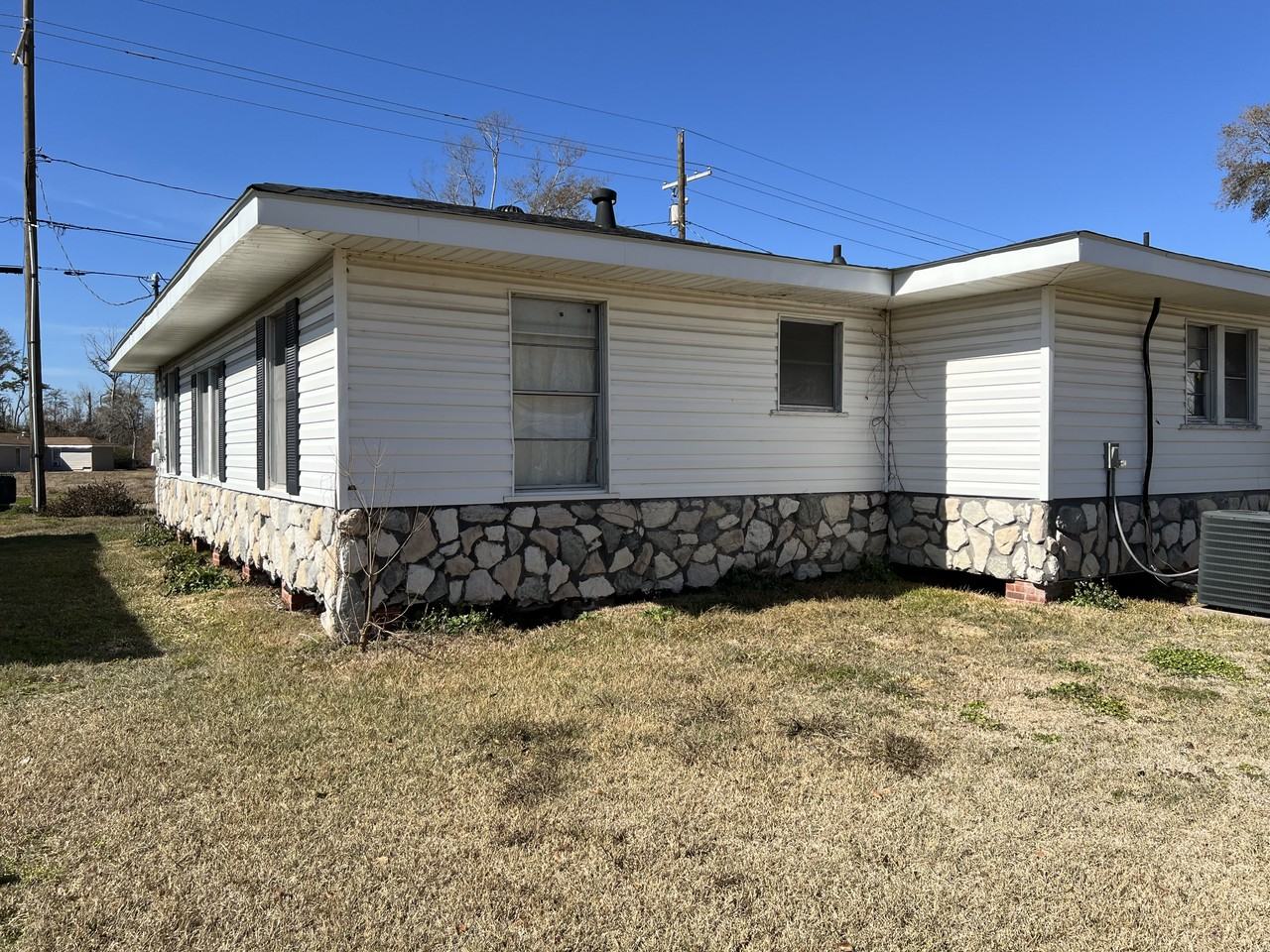 1220 Guillory St #NA - Photo 3 of 10