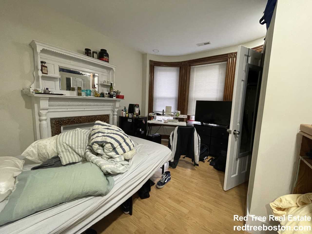 129 Cedar St #3 - Photo 5 of 24