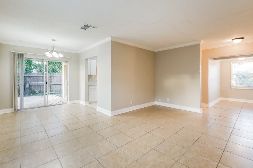 3820 Nw 78th Ln - Photo 3 of 16