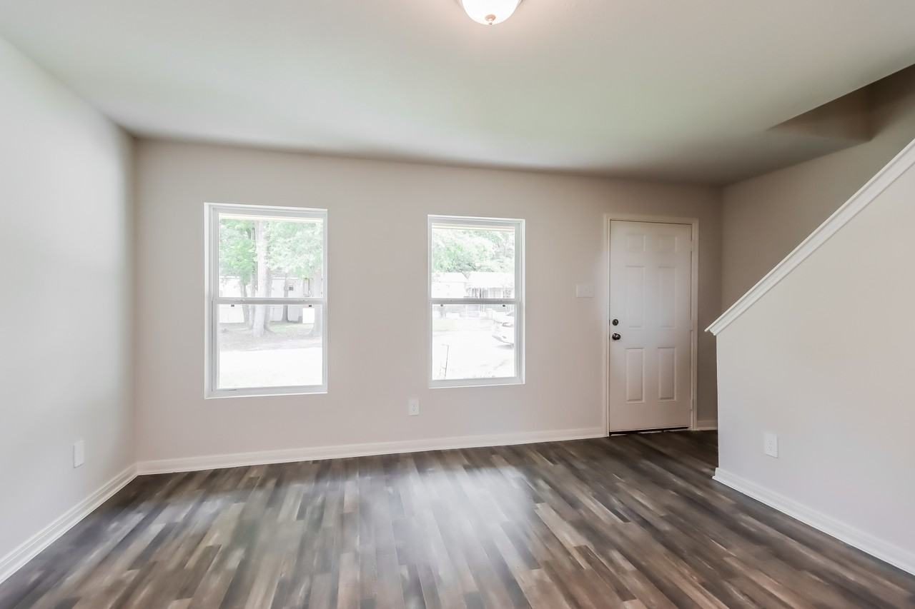 118 Ivy - Photo 3 of 19