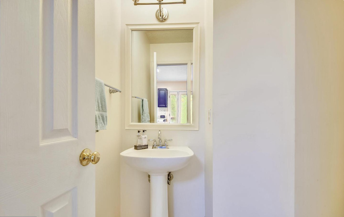 4110 Trentham Dr - Photo 2 of 10