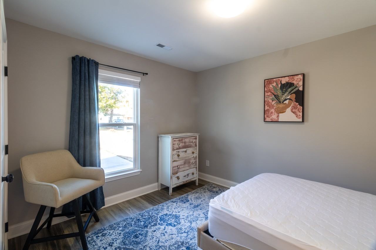 209 Chesley Dr - Photo 2 of 12