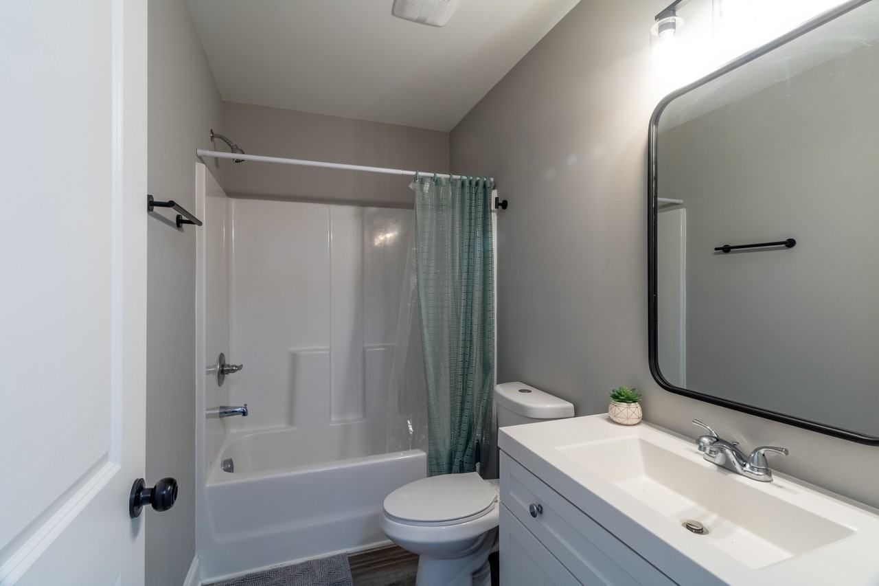 209 Chesley Dr - Photo 3 of 12