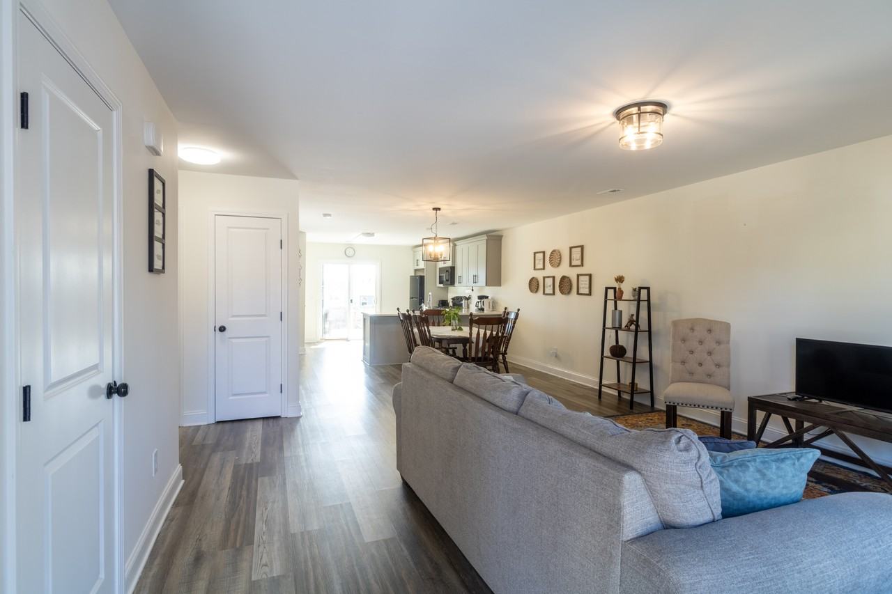 209 Chesley Dr - Photo 5 of 12