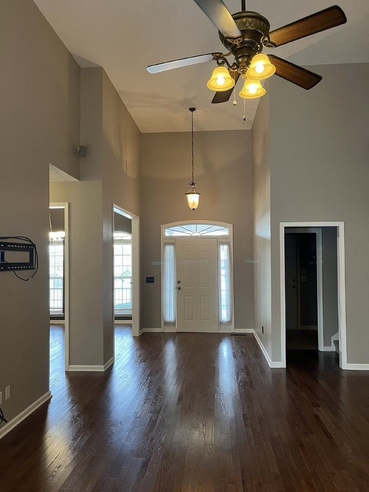 1136 Ben Hill Blvd - Photo 2 of 43