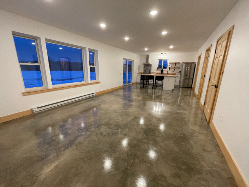 295 E Enfield Center Rd - Photo 2 of 14