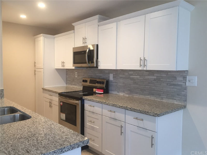 2952 Knollwood Ave - Photo 2 of 13