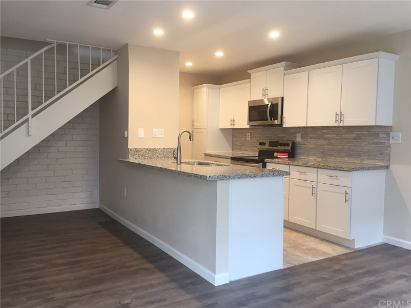2952 Knollwood Ave - Photo 3 of 13