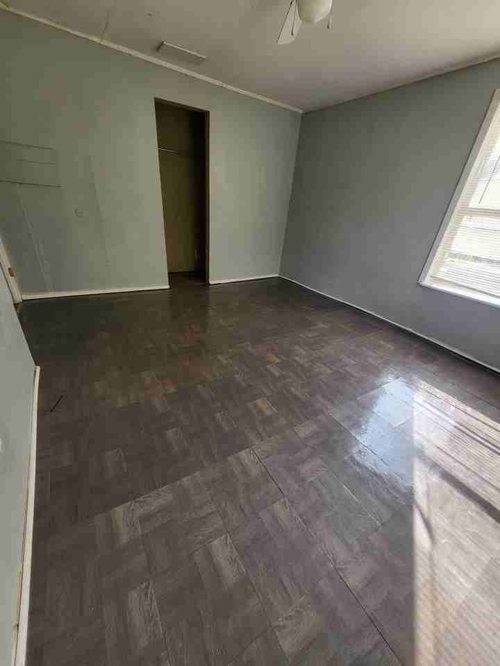 303 S Oak St #NA - Photo 3 of 8