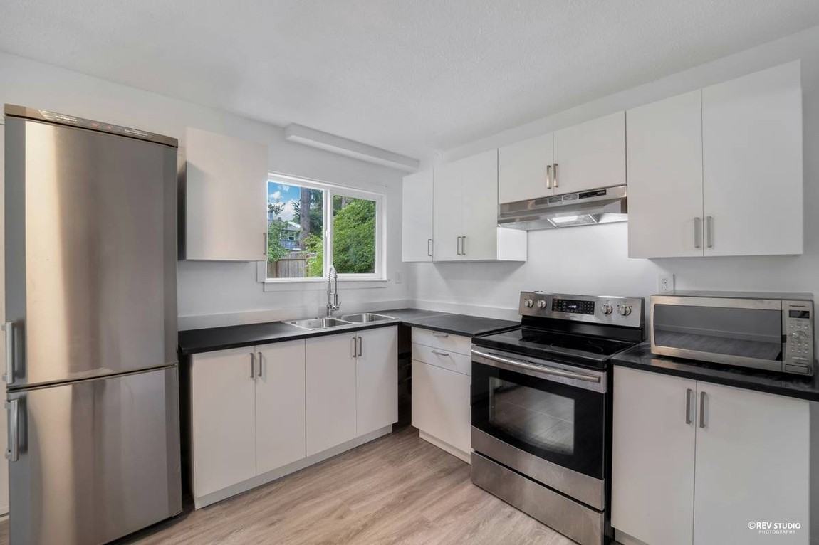 2132 Anita Dr #1 - Photo 3 of 9