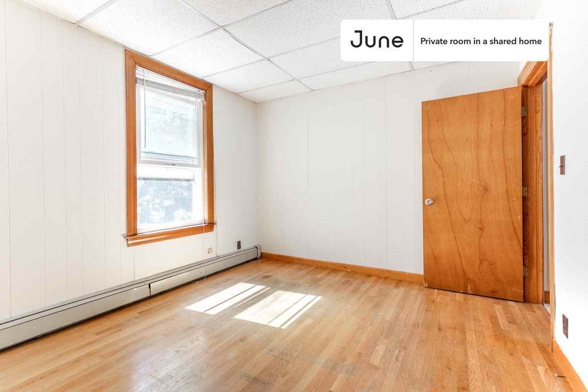 5 Oswald St #D - Photo 2 of 16