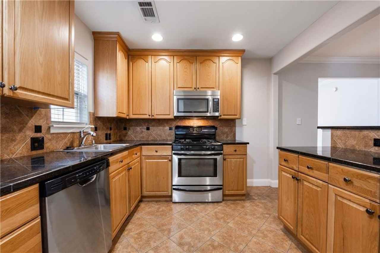 714 East 45th Street - Photo 5 of 50