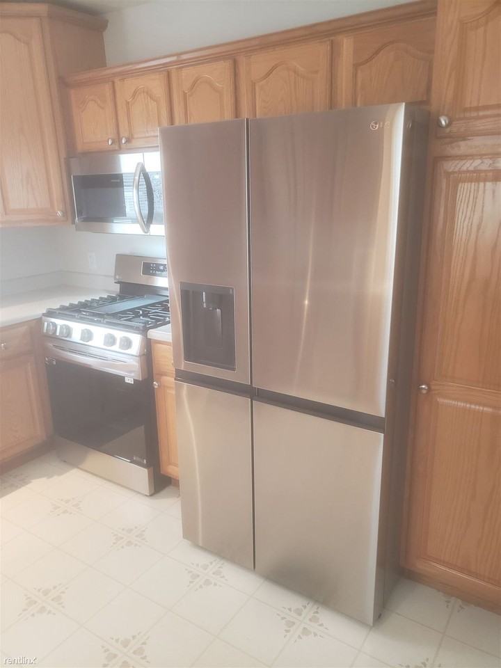 227 Pierce Ave - Photo 3 of 10